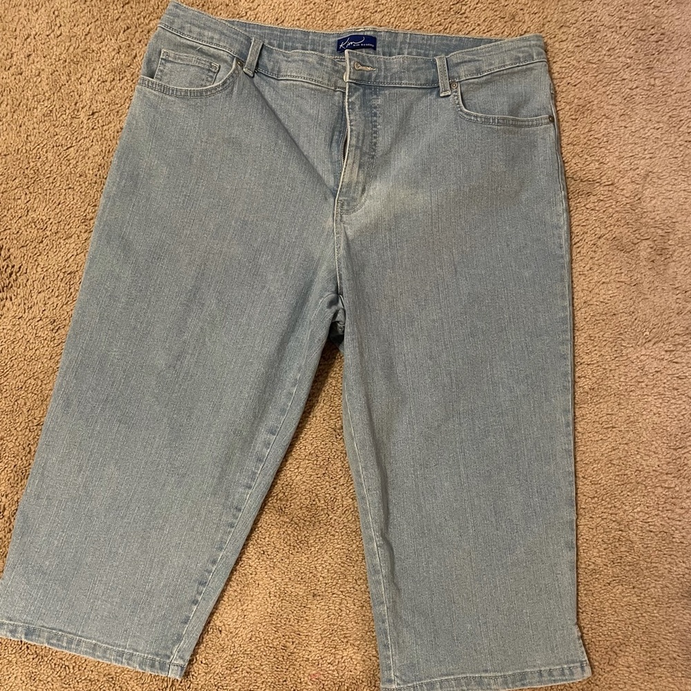 Capri pants